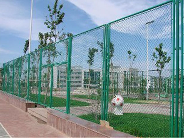 籠式足球場圍網